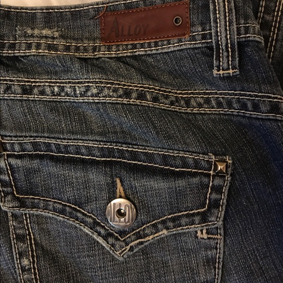 Alloy jeans.  Run small 32 x 37 - Picture 8 of 10